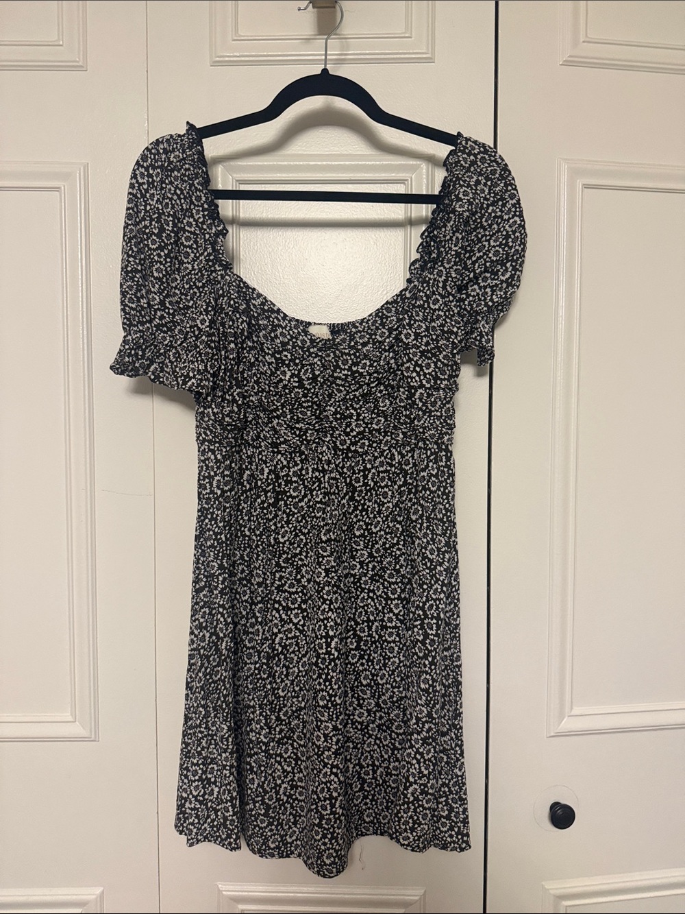 Auguste The Label Black and White Floral Puff-Sleeve Mini Dress